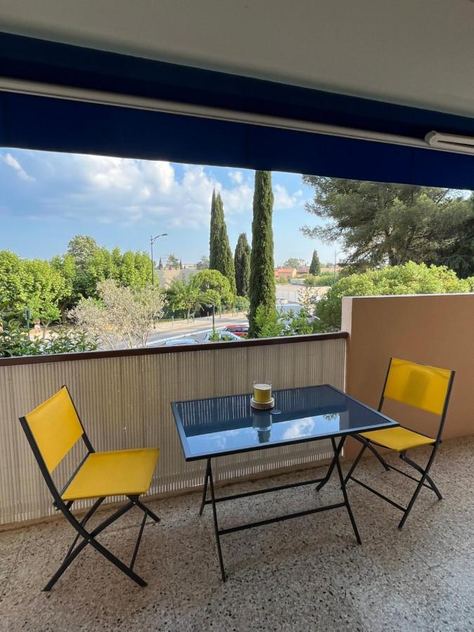 T2 Avec Terrasse & Parking A 5 Min Du Centre, 10 Min Des Plages Hyères Exteriör bild
